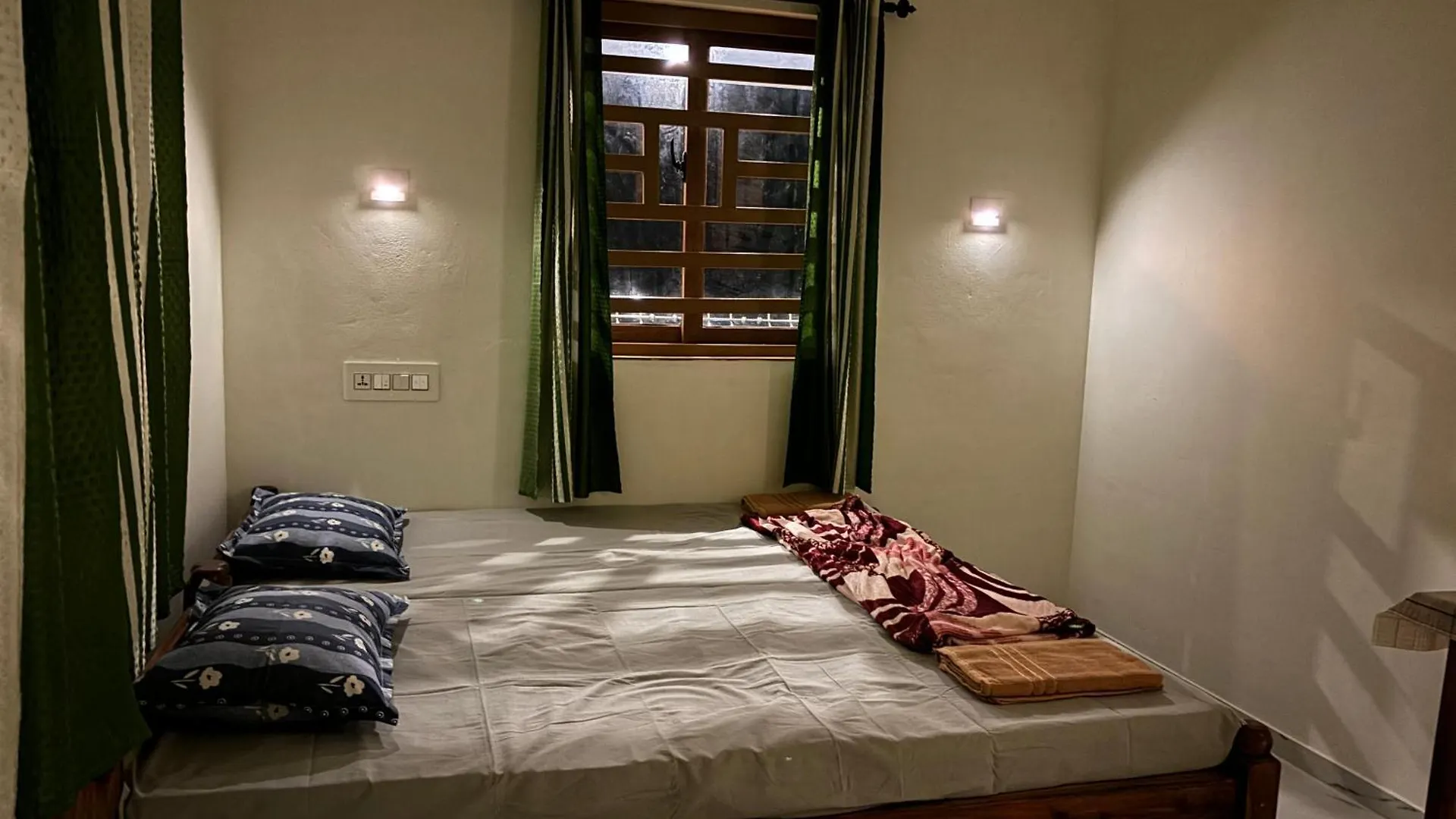 Golden Beach Home Stay Alappuzha 0*,  인도