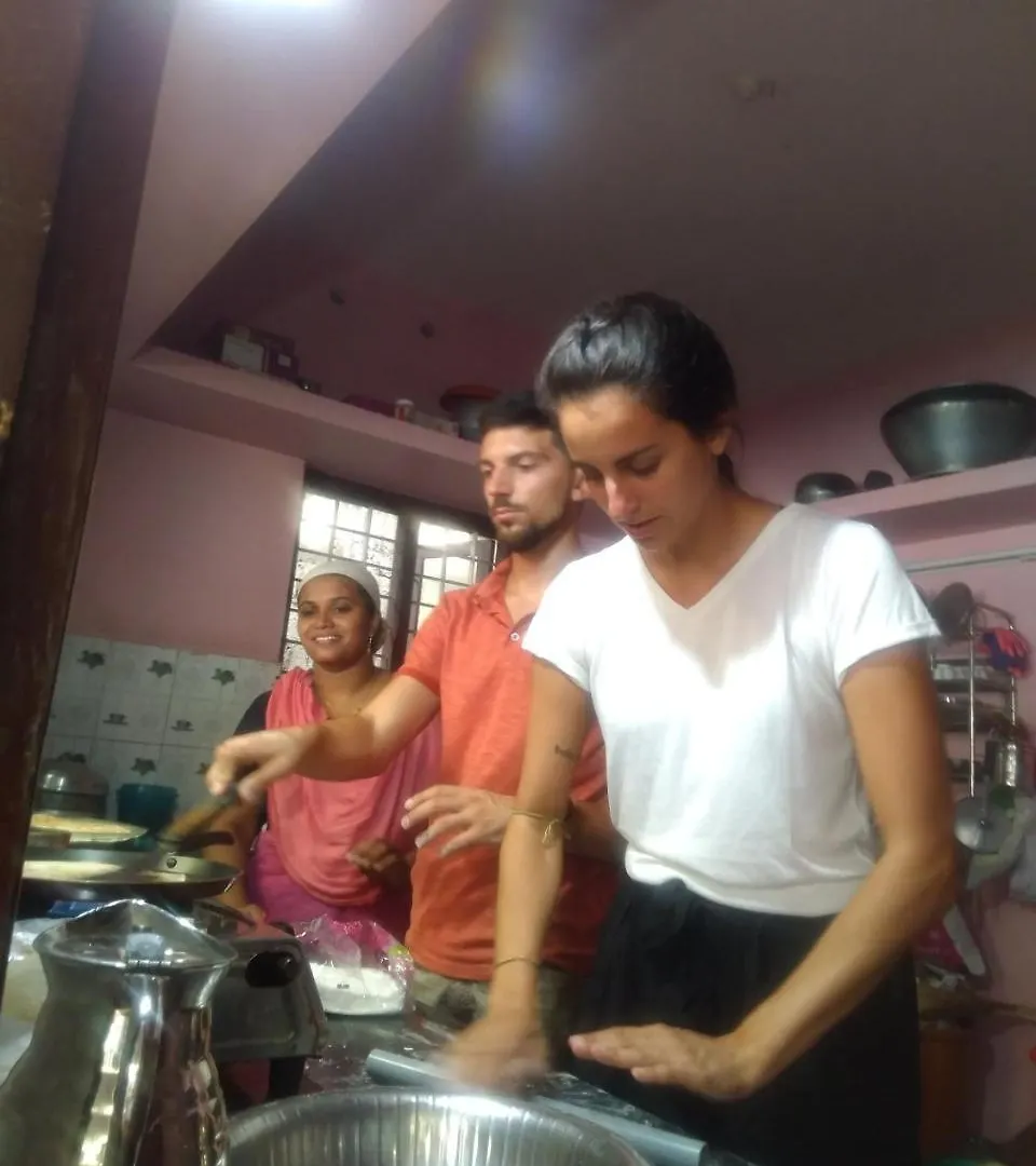 Δωμάτια σε οικογενειακή κατοικία Golden Beach Home Stay Alappuzha